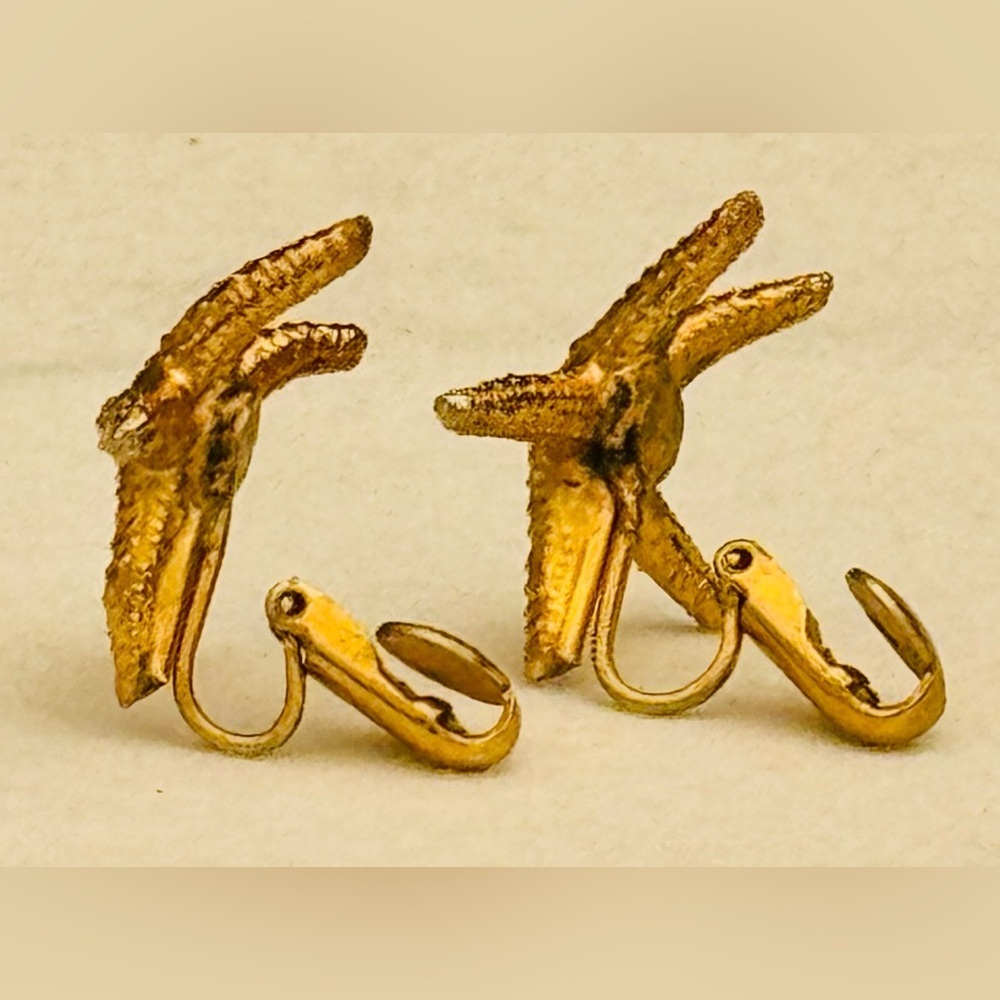Gold Starfish Earrings - Picture 3 of 4